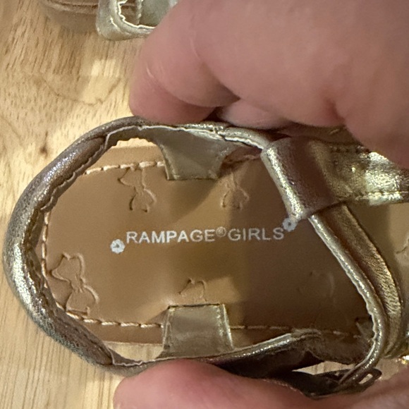 Converse Glittery Rainbow Sneakers & Sparkle Sandals Size 7 Set - Picture 11 of 14